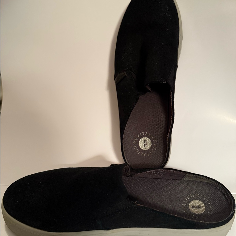 REVITALIGN Black Slip-On Loafers